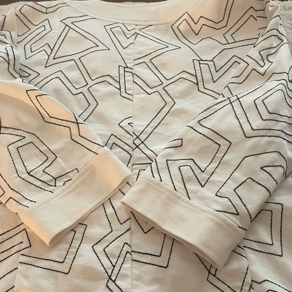 Women's White & Black Geometric Print (Size Medium) 3/4 Length Sleeve Jacket - Picture 5 of 10